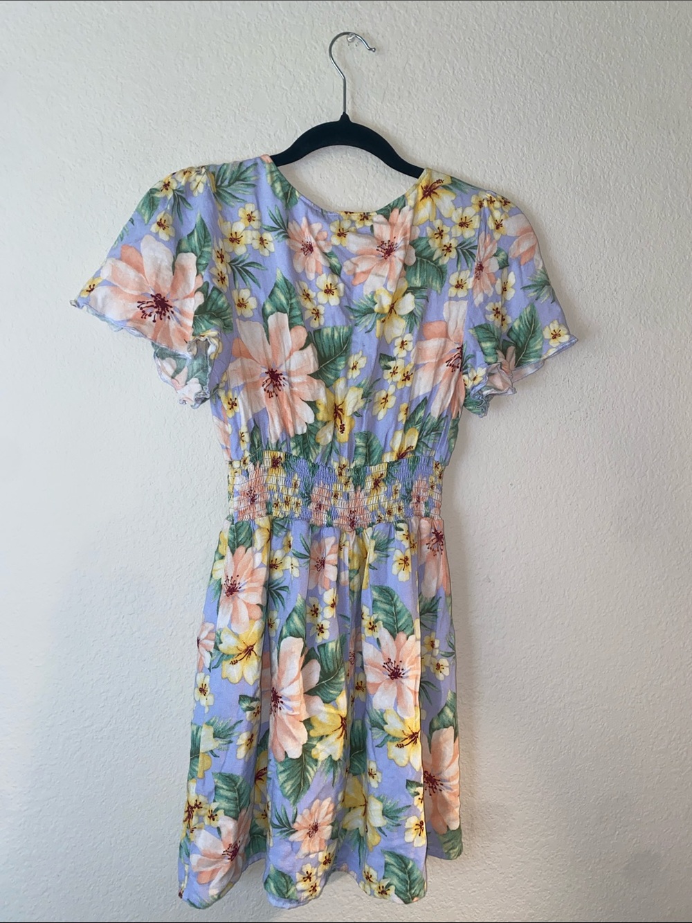 🎈Floral print dress with a lavender background with a smocked waist! - Picture 4 of 9